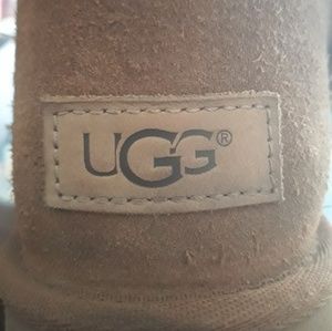 UGG Bailey Bow II Boots Size 9